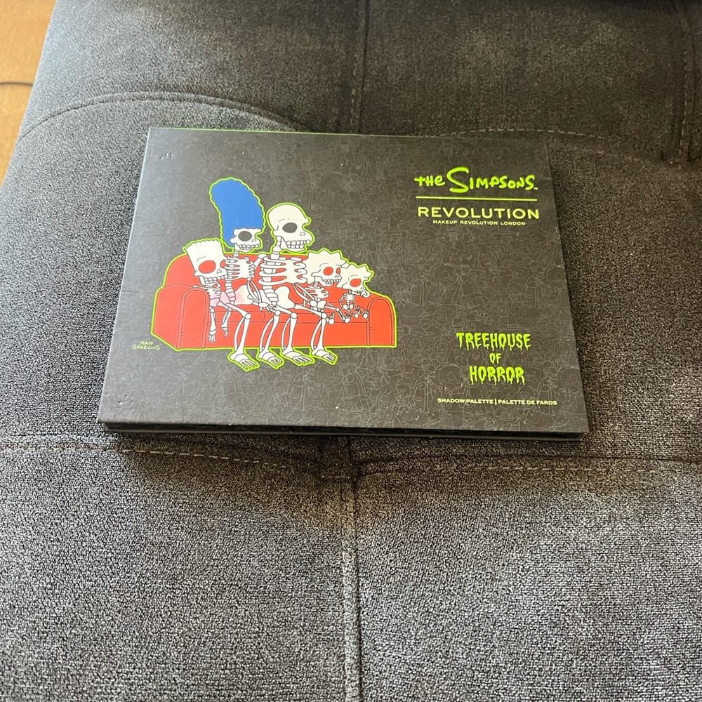 Makeup Revolution The Simpsons Treehouse of Horror Eyeshadow Palette